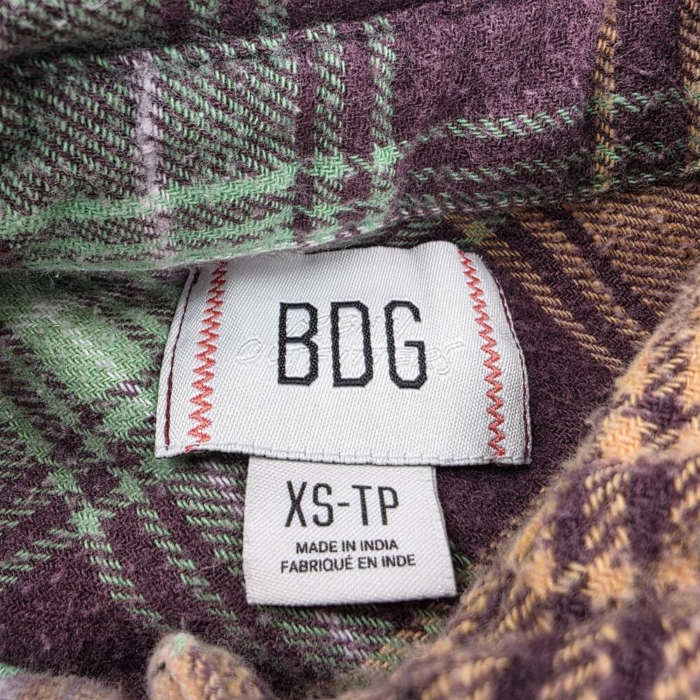 BDG Shirt Womens XS Multicolor Plaid Flannel Raw Hem Button Up Relaxed Fit Boho - Picture 3 of 16